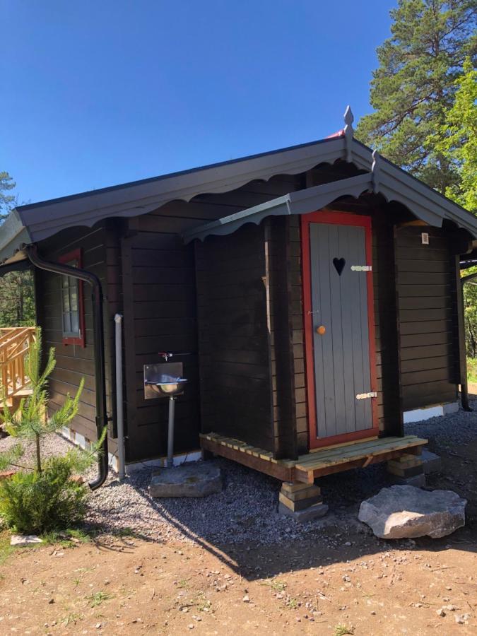 Timber Cottages With Jacuzzi And Sauna Near Lake Vaenern Karlstad Exterior photo