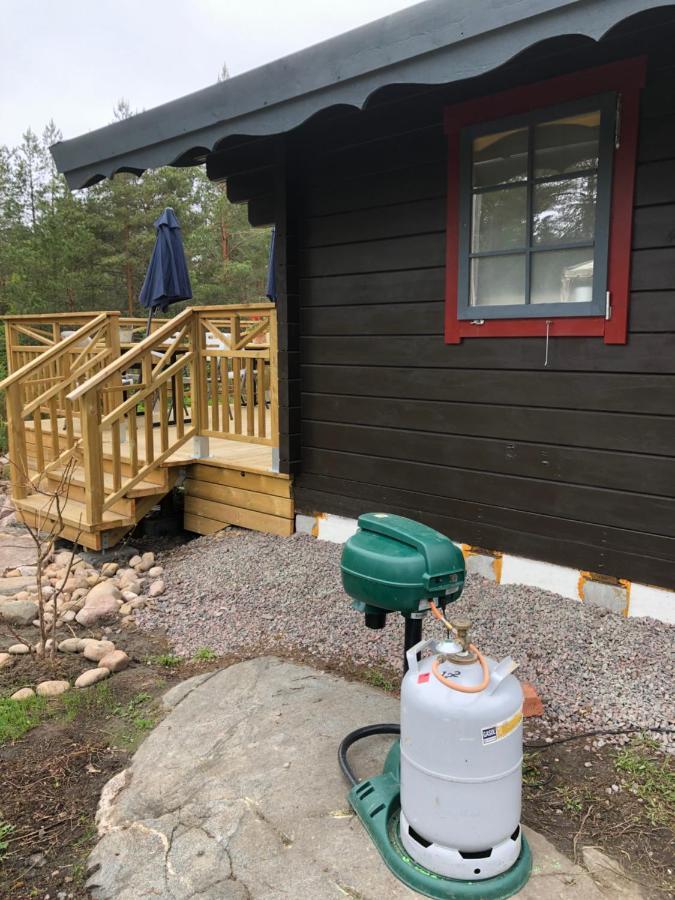 Timber Cottages With Jacuzzi And Sauna Near Lake Vaenern Karlstad Exterior photo