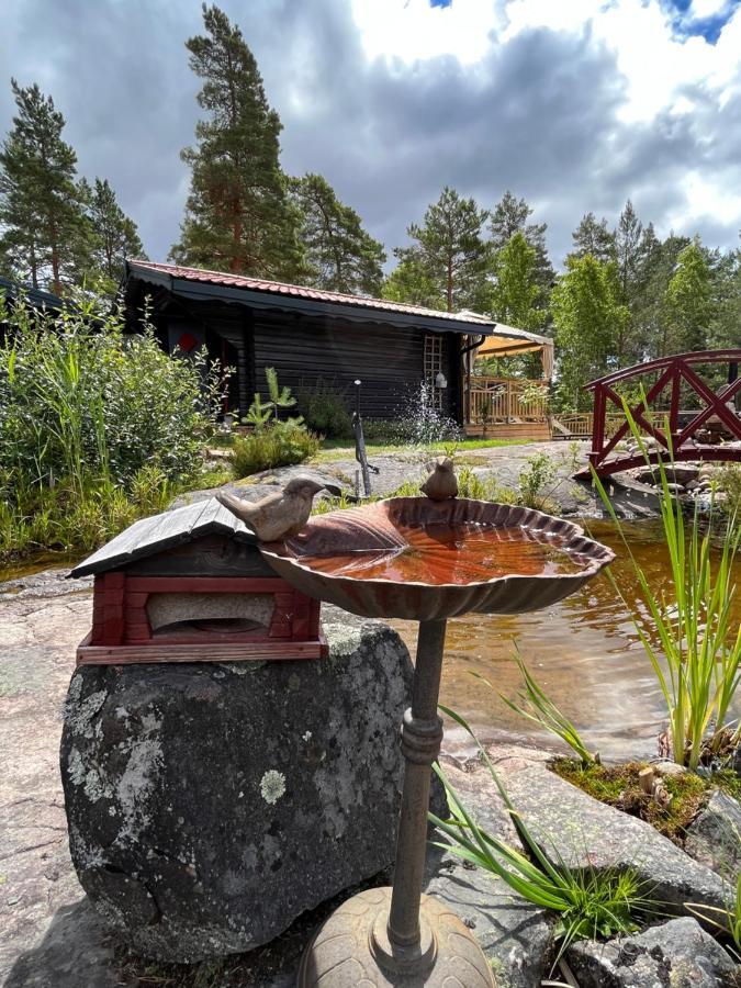 Timber Cottages With Jacuzzi And Sauna Near Lake Vaenern Karlstad Exterior photo