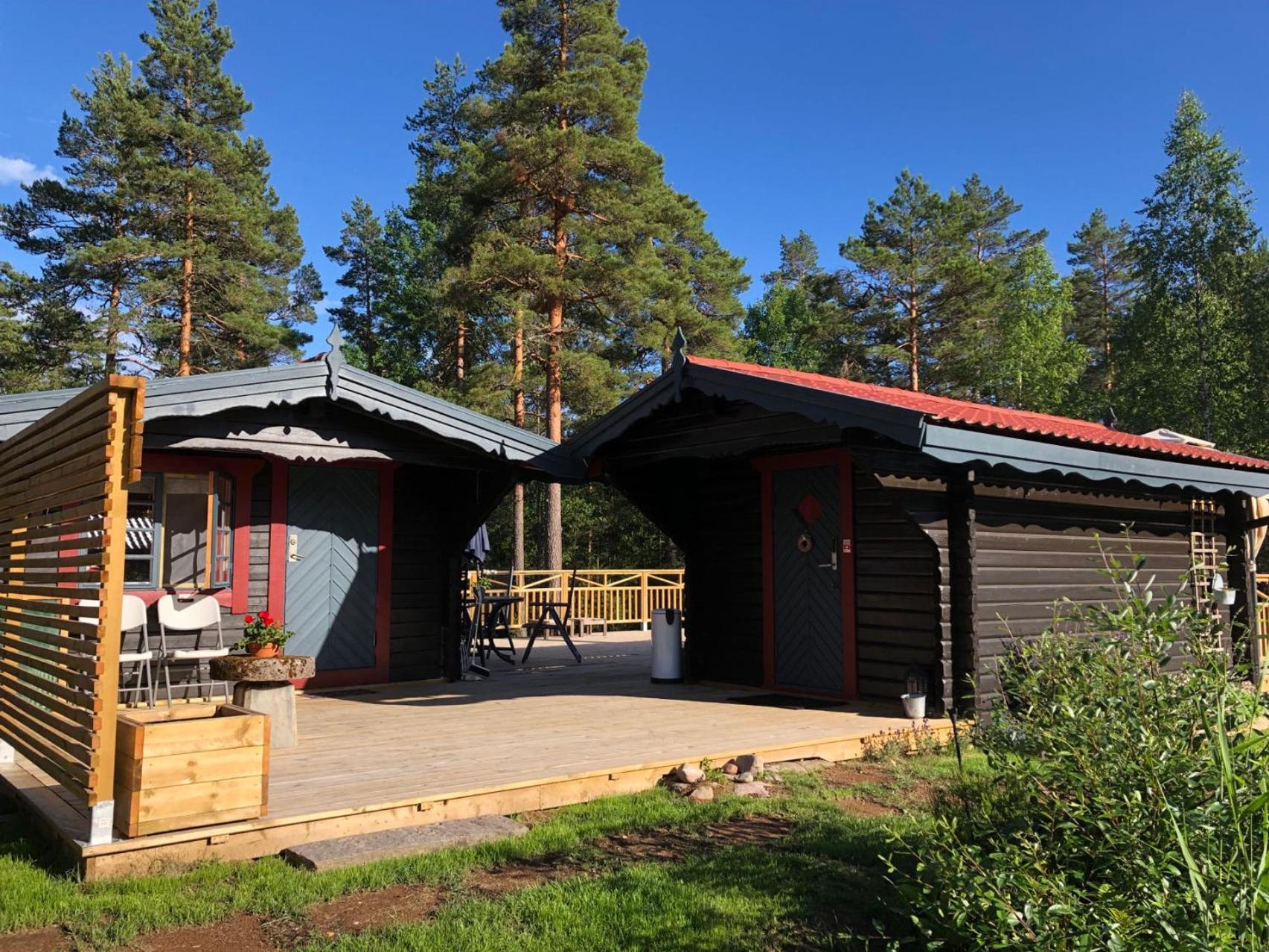 Timber Cottages With Jacuzzi And Sauna Near Lake Vaenern Karlstad Exterior photo