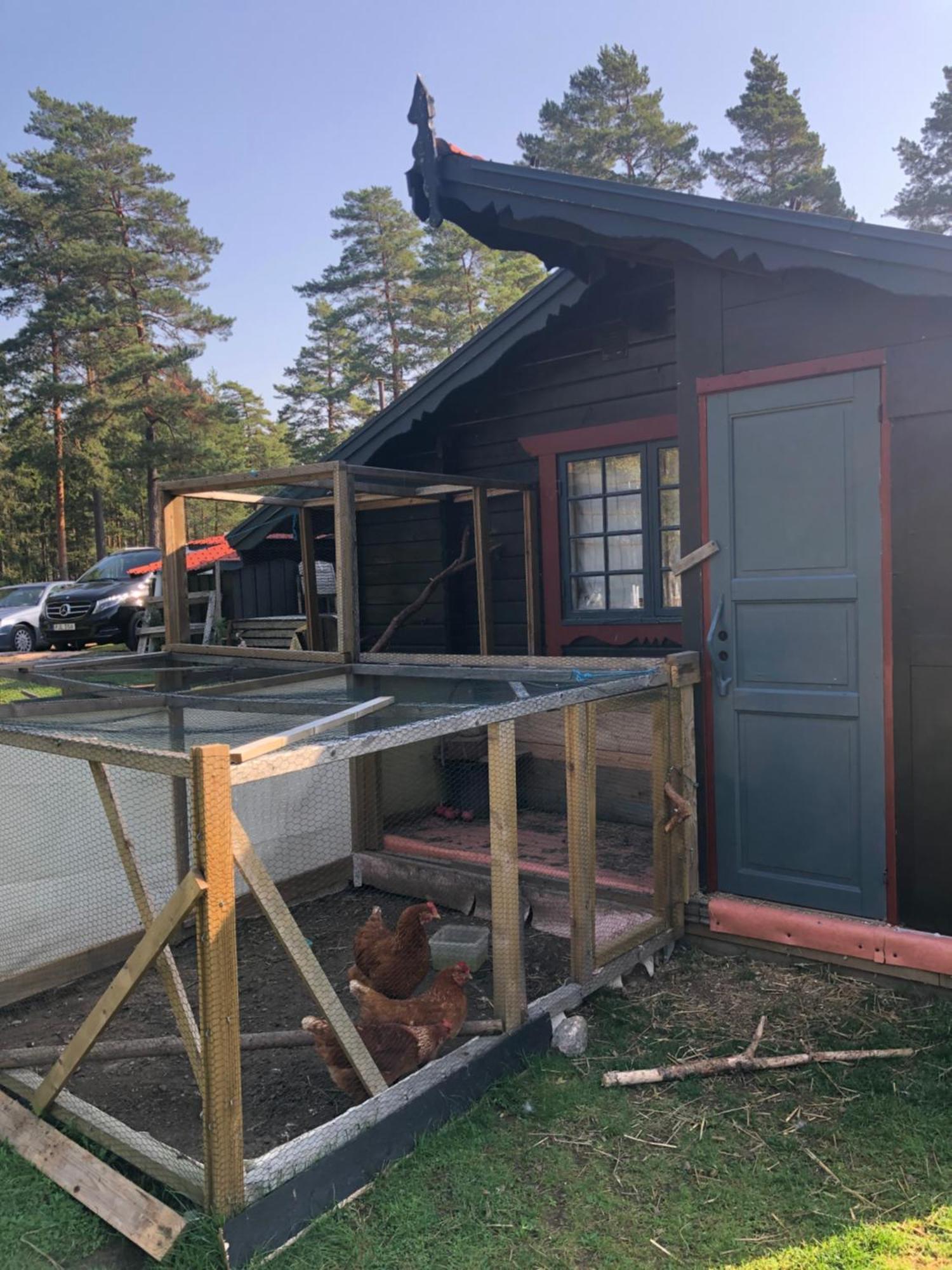 Timber Cottages With Jacuzzi And Sauna Near Lake Vaenern Karlstad Exterior photo