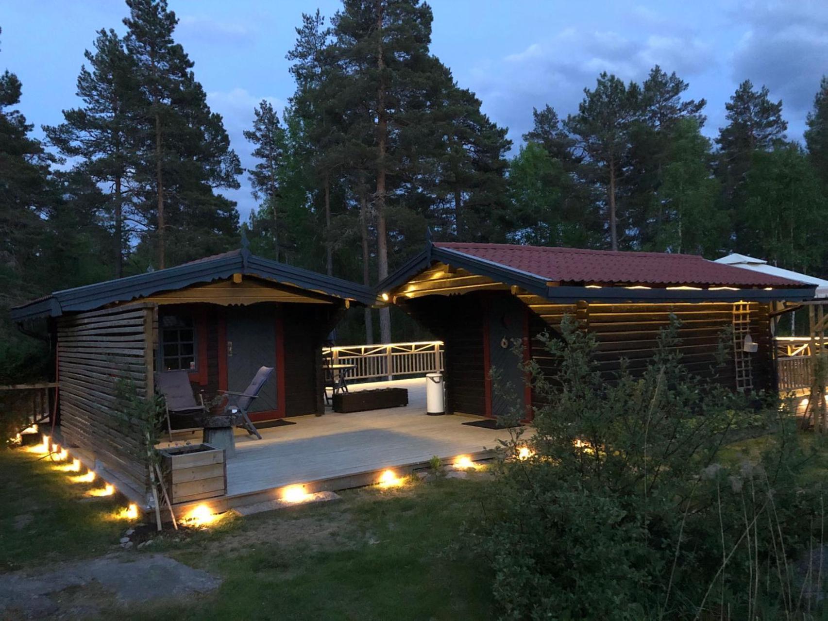 Timber Cottages With Jacuzzi And Sauna Near Lake Vaenern Karlstad Exterior photo